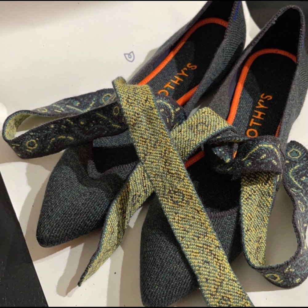 Rothy’s pointed toe tie up Forest Herringbone shoe